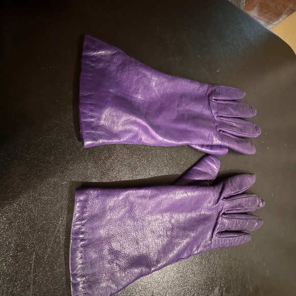 Sak’s Fifth Avenue purple leather cashmere lined size 7 gloves - Picture 2 of 6